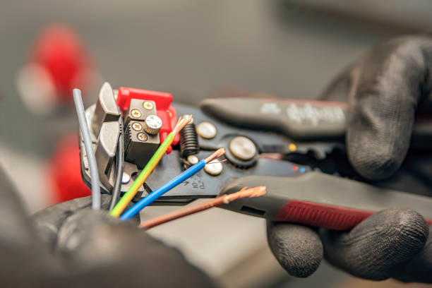 Best Electrical Troubleshooting Services  in Kingsford, MI